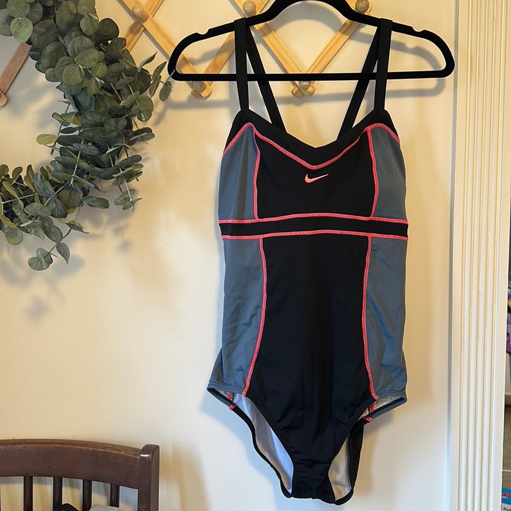 Nike women’s one piece athletic swimsuit size 16